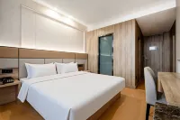 Starway Hotel (Fengxian Bus Station)