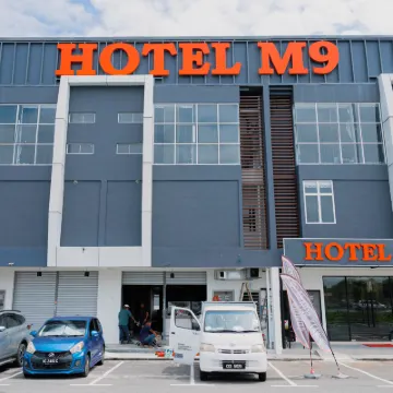Hotel M9 Sepang KLIA & KLIA 2 Hotels near National Automobile Museum