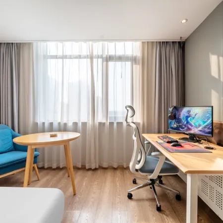 Jingzu · Chifeng E-Sports Hotel (Taixing Wuyue Plaza Jichuan North Road)