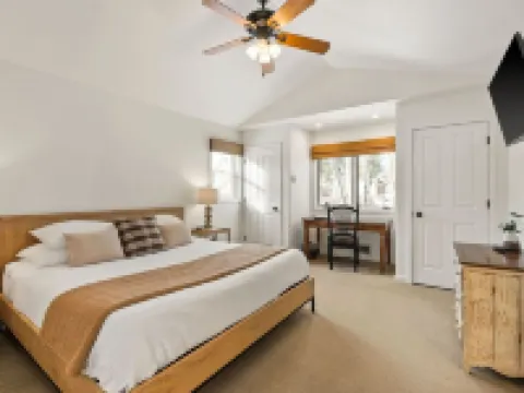 The Cottages at Bigfork Hotels in Bigfork