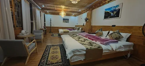 Gaodi Zangjia Homestay (Middle Zang Village Branch) - Hot Tub
