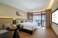 Yinmo Resort Hotel (Huangshan Yixian Hongcun Scenic Area Branch)