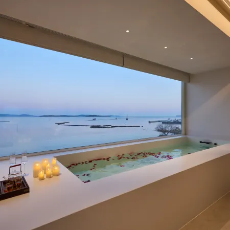 Floral Lux Hotel·Oasis Lakeside Hot Spring Hotel (West Mountain, Taihu)
