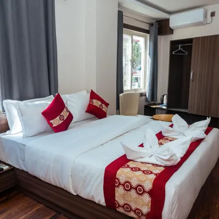 Kusum Airport Hotel