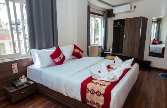 Kusum Airport Hotel