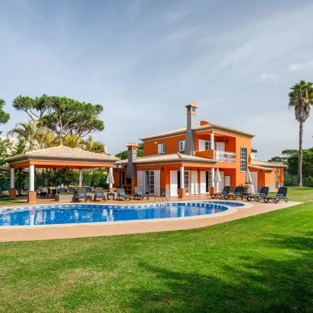 5 Bedroom Private Villa Tenazinha III, pool, garden, BBQ