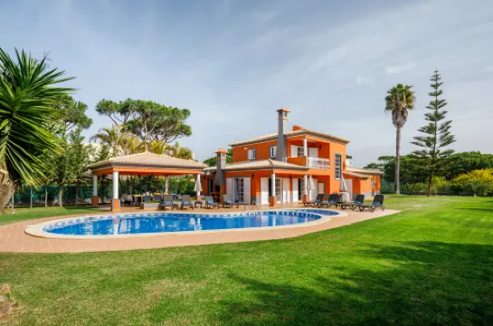 5 Bedroom Private Villa Tenazinha III, pool, garden, BBQ