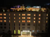 Shunjing Huating Hotel (Maoming Youcheng Tenth Road)