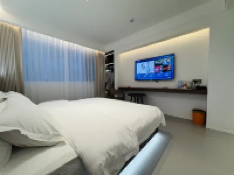 Huiying Shihu Homestay (Huangshan Shexian Huizhou Ancient City)