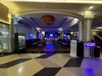 The Rich Jogja Hotel - gimnasio