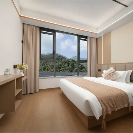 Sanyue Mountain · Scenic Mountain View Vacation Apartment (Sanqingshan Gangshou Cableway)