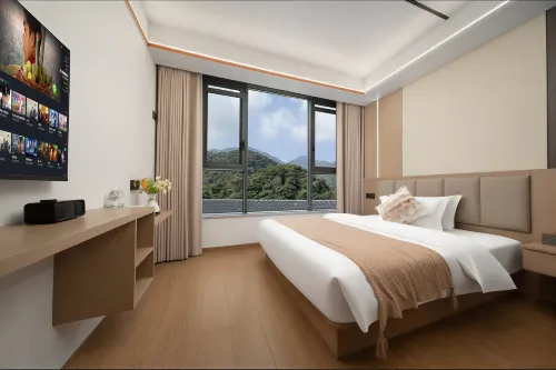 Sanyue Mountain · Scenic Mountain View Vacation Apartment (Sanqingshan Gangshou Cableway)