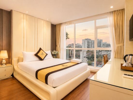 Golden Star Hotel