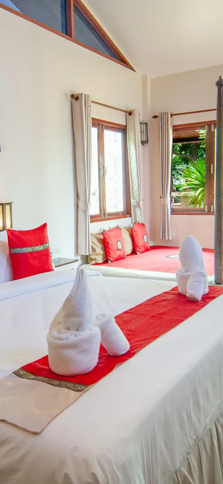 บังกะโลเตียงคิงไซส์พร้อมวิวสระว่ายน้ำ