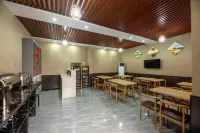 Zhongfu Garden Hotel (Nanyang Jiangying Airport)