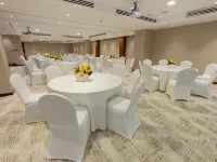 Sumou Hotel Al Khobar アルコバール・コーニッシュ周辺のホテル