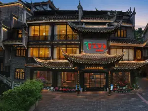 Molan Zen Riverside View Hotel