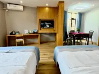 Xiongfeng Hotel - parking