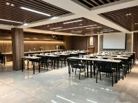 Starway Hotel (Fuxin Jiefang Plaza) - Bãi đậu xe