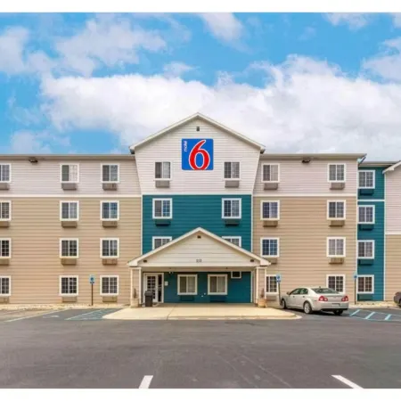 Motel 6 Extended Stay Birmingham Pelham AL