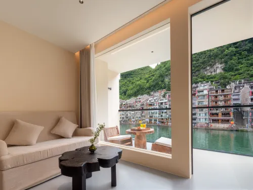 Zhenyuan Shanshe Hill Villa Private Hot Spring Homestay - parkir