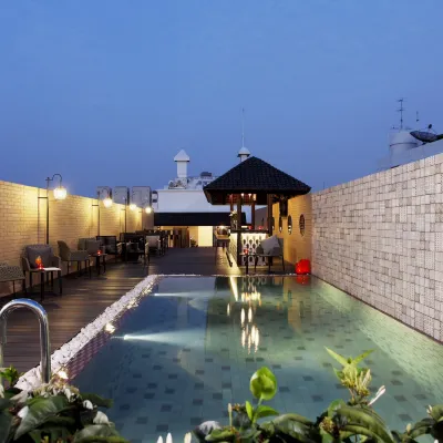 บ้านชาติ โรงแรมใกล้ชาบัดเฮาส์