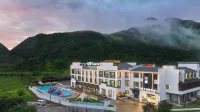 Mountain Charm · Pool · Family Glamping · Vacation Villa (Moon Bay Scenic Area) - 2-Star