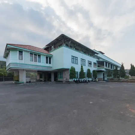 Hotel Ayong Linggarjati Kuningan Mitra RedDoorz