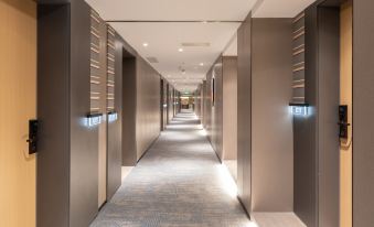 Chengdu Consulate Road, Sichuan University Wangjiang Campus Atour Hotel