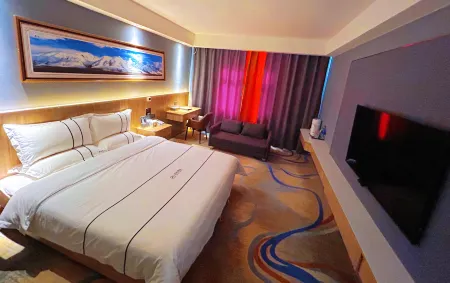 Giran  Hotel Отели рядом с достопримечательностью «Kunlun Garden Square»