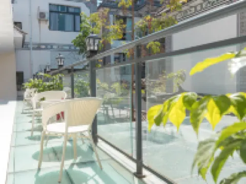 Dali Shanhaiyunjian Hotel (Dali Old City South Gate) Hotels in Dali