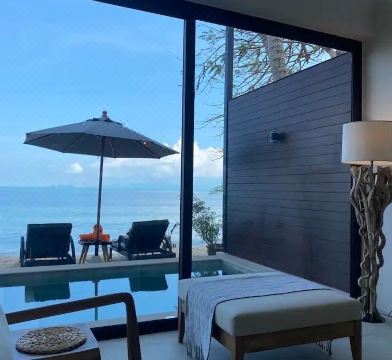 Sarana Beach Villas 수영장