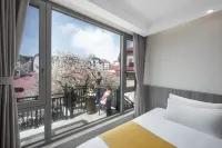 Floral Hotel· Mountain Forest Hotel (Guling Street Cableway Shangzhan Branch)