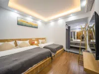 Gude Yiwu Inn - balcony