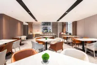 Dongxing Hotel (Yu County Yangquan North Station)