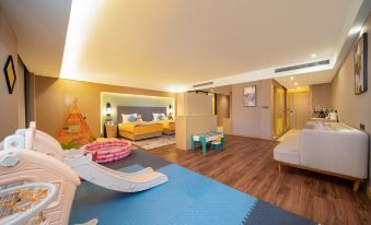 Zhenning Lingyue Grand Hotel