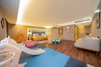 Zhenning Lingyue Grand Hotel Hotels in Zhenning Buyei and Miao Autonomous County