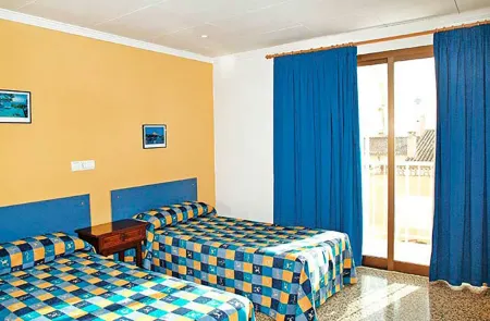 Hostal Tierramar Отели в г. Льюкмайор