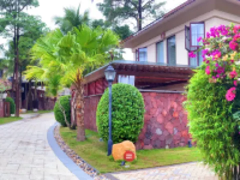 Qixianling Zhongnan Hot Spring Apartment Hotel Hotels in Baoting Li and Miao Autonomous County