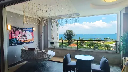 Yili Quanxian Seaview Hotel Apartment (Shenzhen Dameisha Branch)