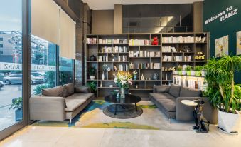 Yunya Hotel (Shenzhen Dalang Commercial Center Yuanfen Subway Station)