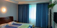 Dongxing Hostel - Комната Королева