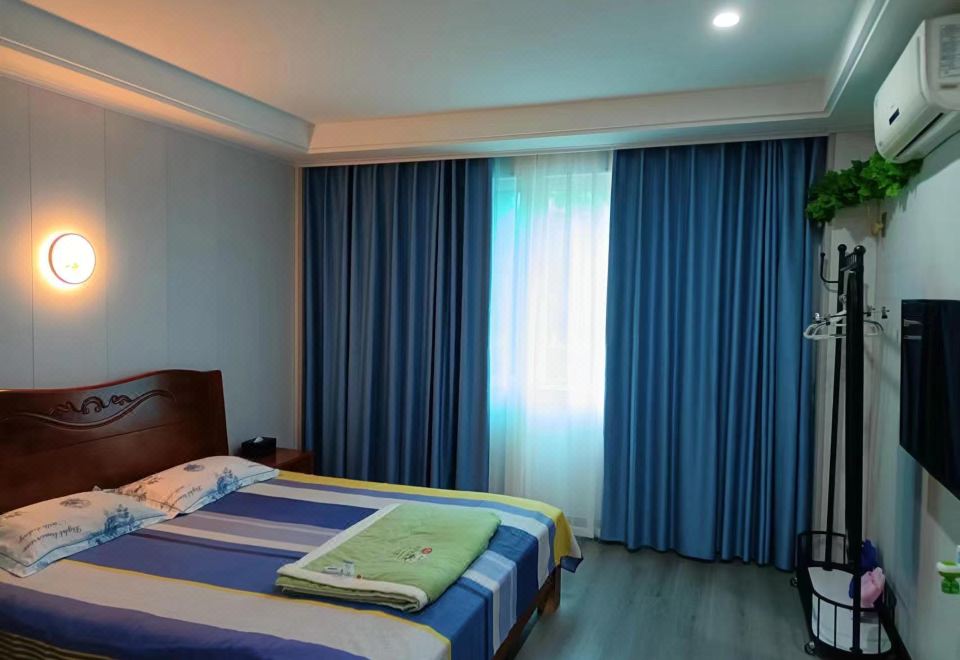 Dongxing Hostel - Housity