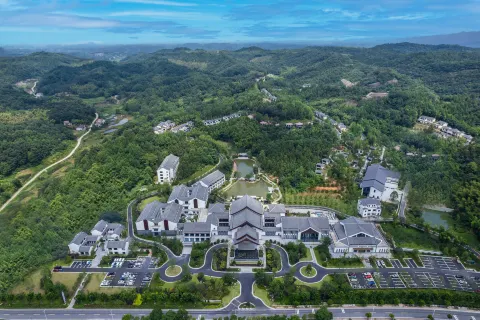 Lu'an Lingxin Valley Hot Spring Resort