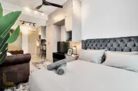 Legasi Kampung Bharu Guesthouse Отели в г. 