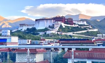Lhasa Shengtuguan Scenic Oxygen-enriched Hotel (Potala Palace)