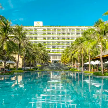 Rosa Alba Resort & Villas Tuy Hoa Отели рядом с достопримечательностью «Городской плаж»