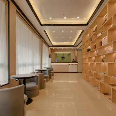 GreenTree Alliance Hotel (Chongming Bayi Road Pedestrian Street) Hotel dekat Bandar Chongming