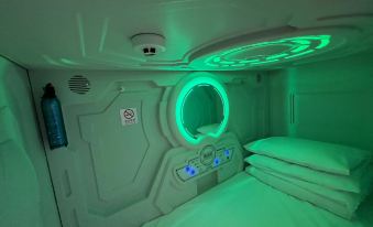 Sleeping Space Capsule Hotel (Fuzhou Changle Airport)