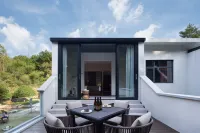 SJXZ •  Mountain Beauty Hotel - balcony